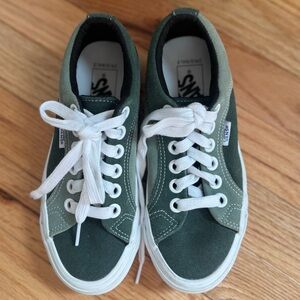 Vans Suede Sneakers Olive Green Women’s 5.5 Men’s 4 Like New